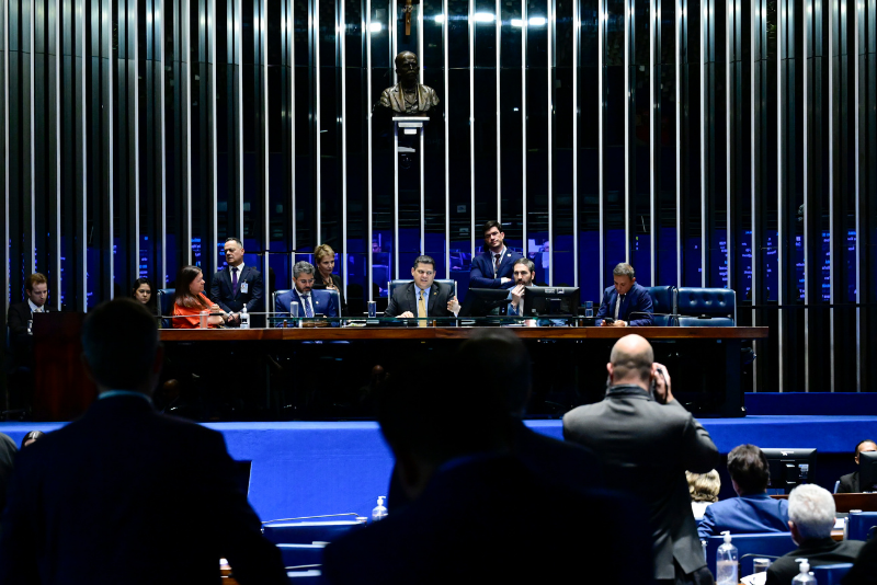Após acordo, Senado aprova MP do frete sem o piso salarial de R$ 5 mil